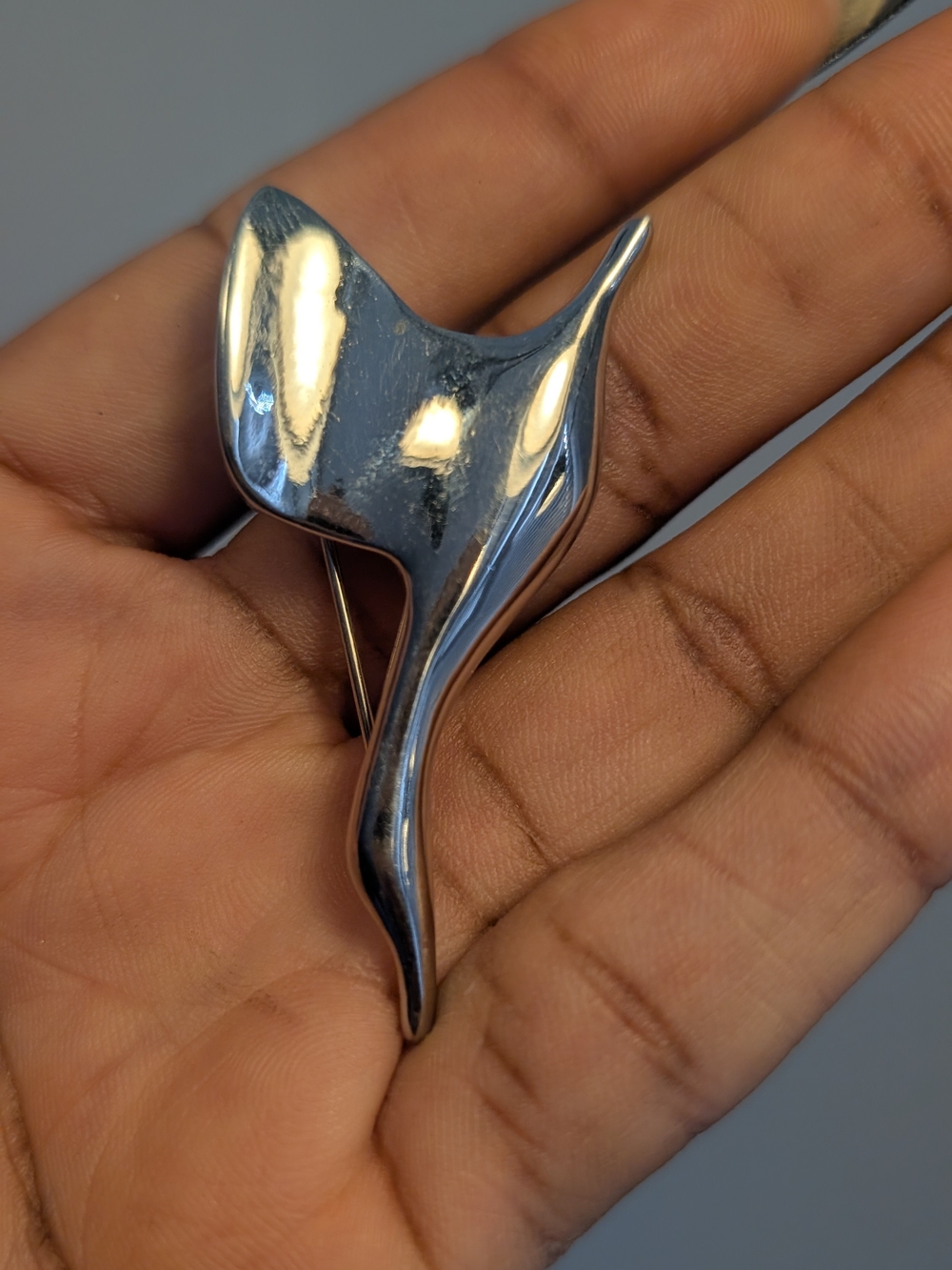 Sleek Silver Abstract Brooch Pin - Modern Women s Accessory